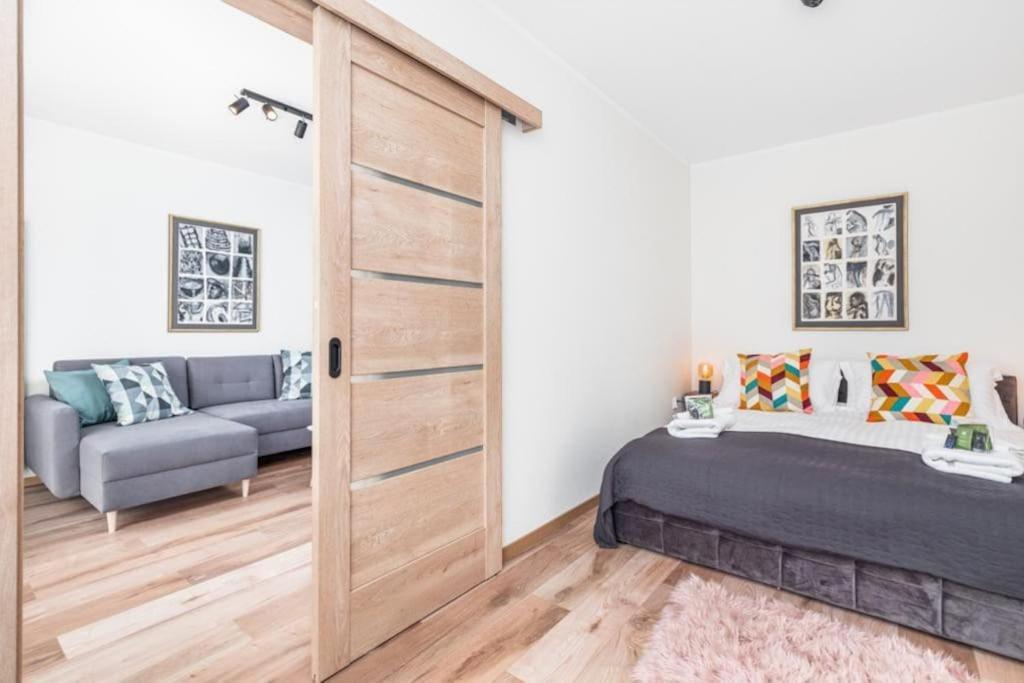 Modern Riverside Apartment With Free Parking Space Щецин Екстер'єр фото
