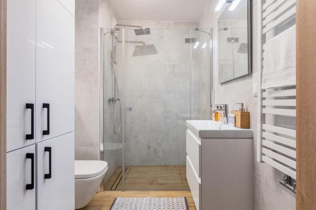Modern Riverside Apartment With Free Parking Space Щецин Екстер'єр фото